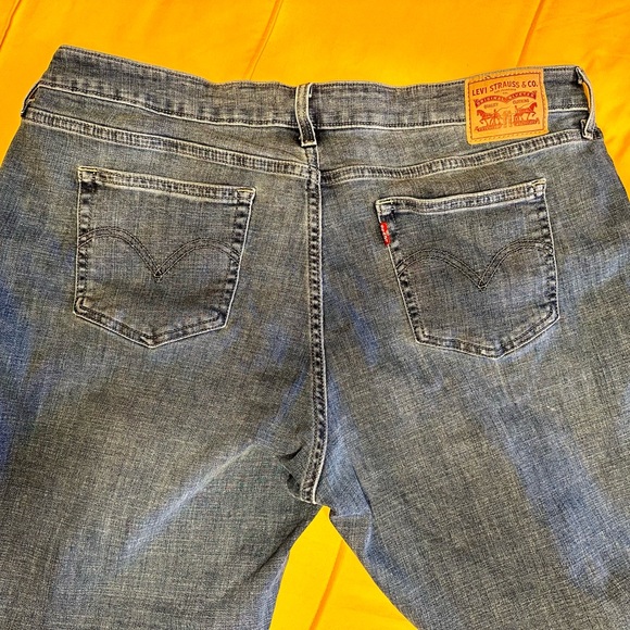 Levi Strauss & Co Jeans - Picture 3 of 3
